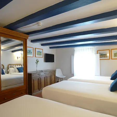 Medium Romantic Готель Сіджас