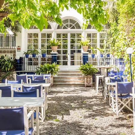 Medium Romantic Sitges