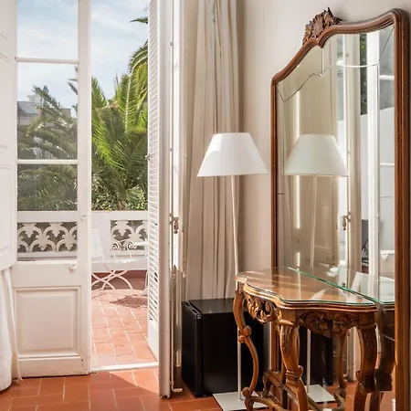 Medium Romantic Hotel Sitges