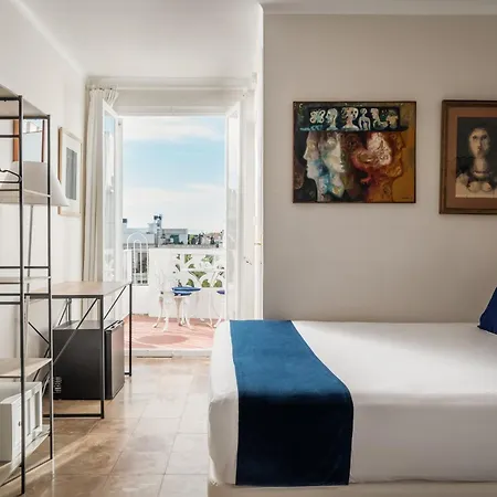 Medium Romantic Hotel 2*