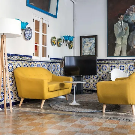 Medium Romantic Hotel