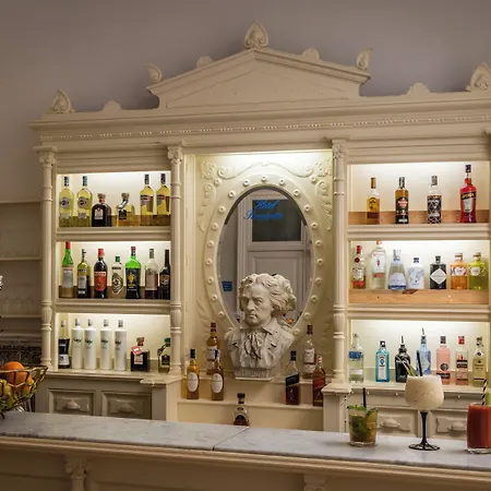 Medium Romantic 2* Sitges