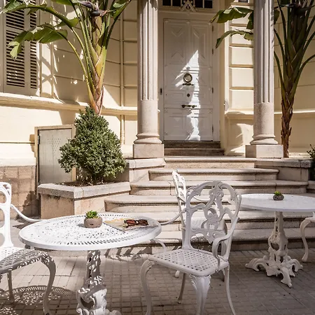 Hotel Medium Romantic