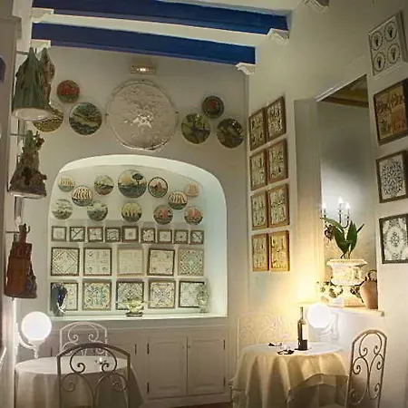 Medium Romantic Hotel