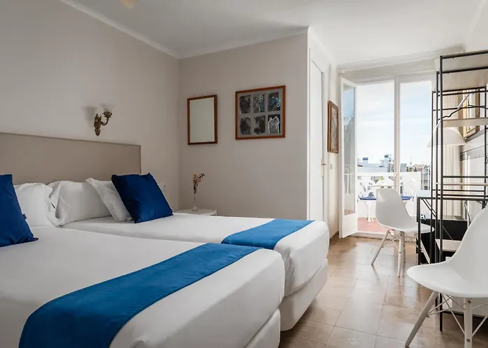 Medium Romantic Hotel 2*